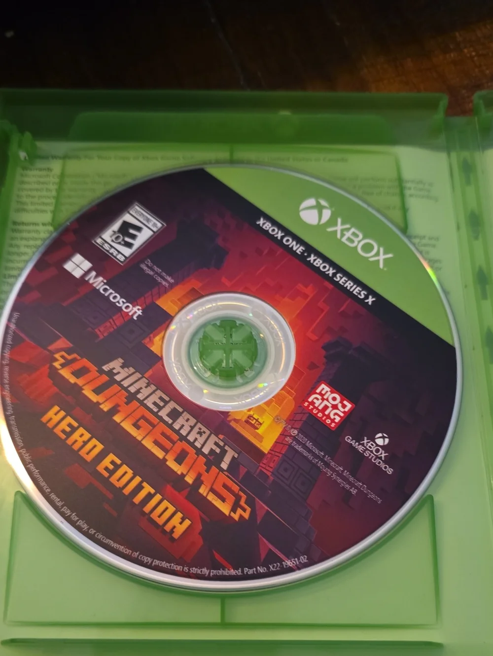 Minecraft Dungeons Hero Edition - Xbox Series X- Xbox One